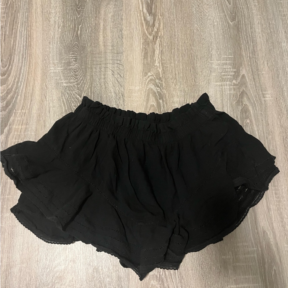 Aerie Black Ruffle Shorts Size Large